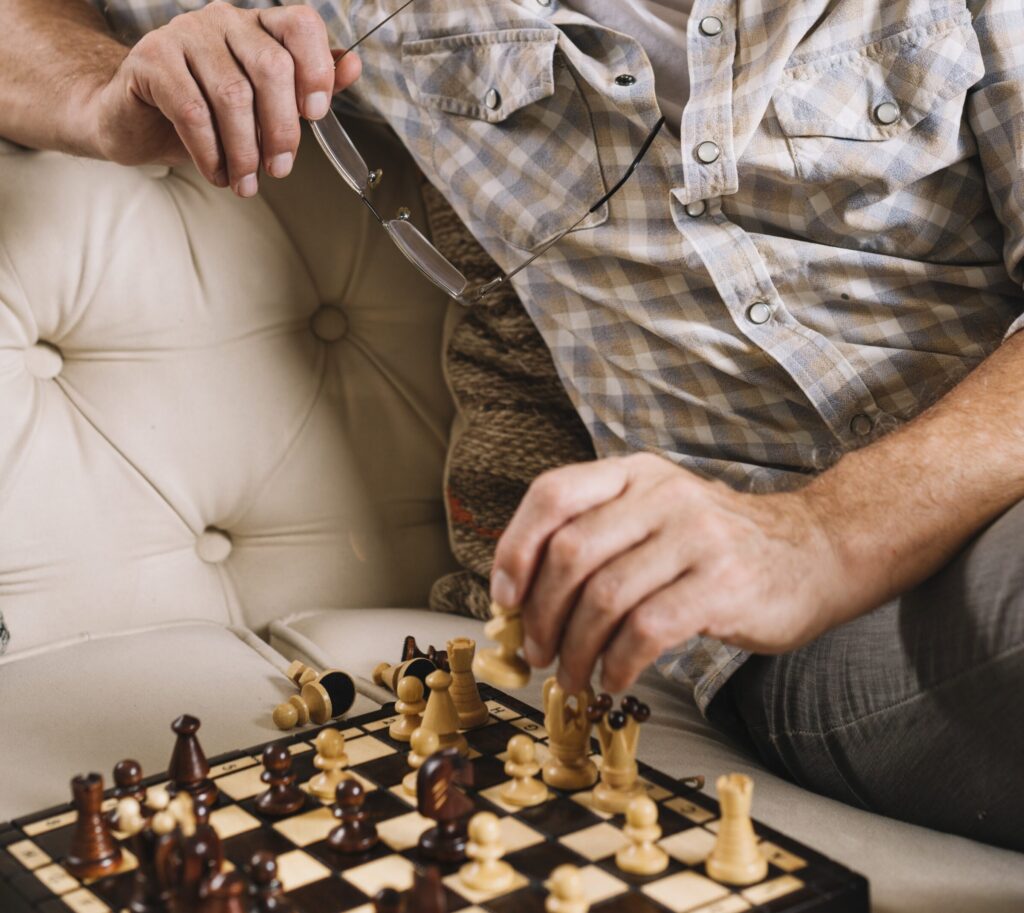 estimulación cognitiva - razonamiento estimulación cognitiva para personas mayores, rehabilitación cognitiva pra adultos, Terapia cognitiva para mejorar memoria y atención en pacientes neurológicos en Elche